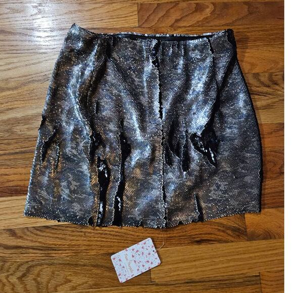 NWT! FREE PEOPLE Green Camo Reversible Sequin Mini A-Line Skirt Size 4 - Picture 3 of 11